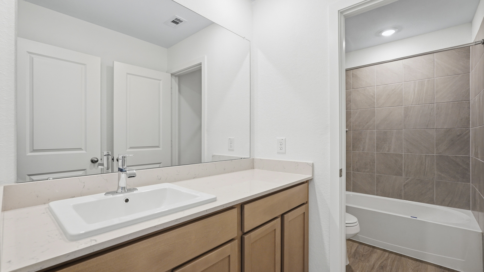 secondary bathroom