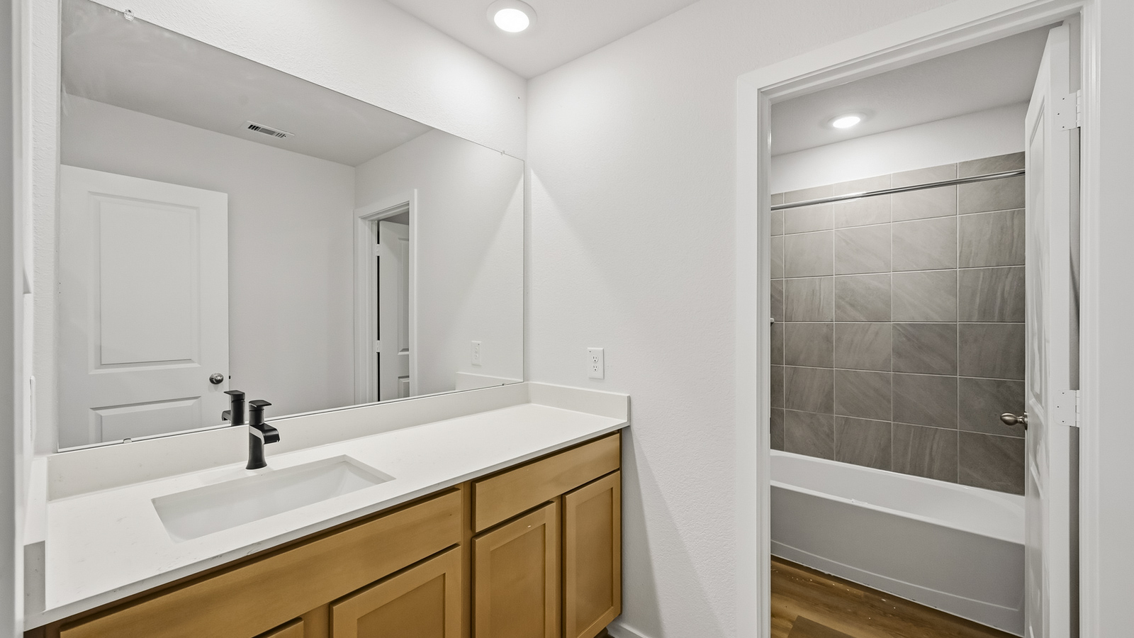 secondary bathroom