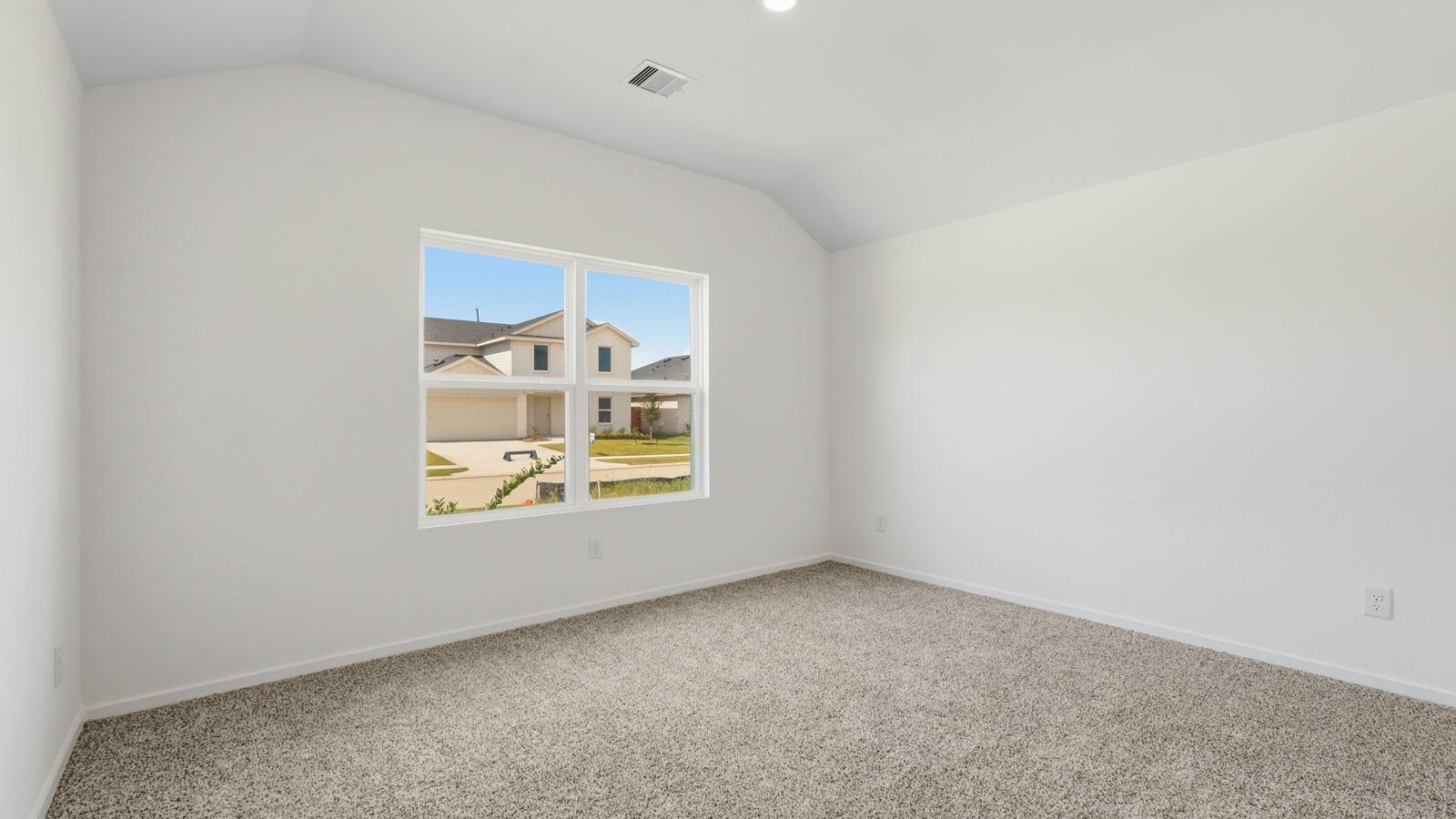 bedroom with carpet flooring