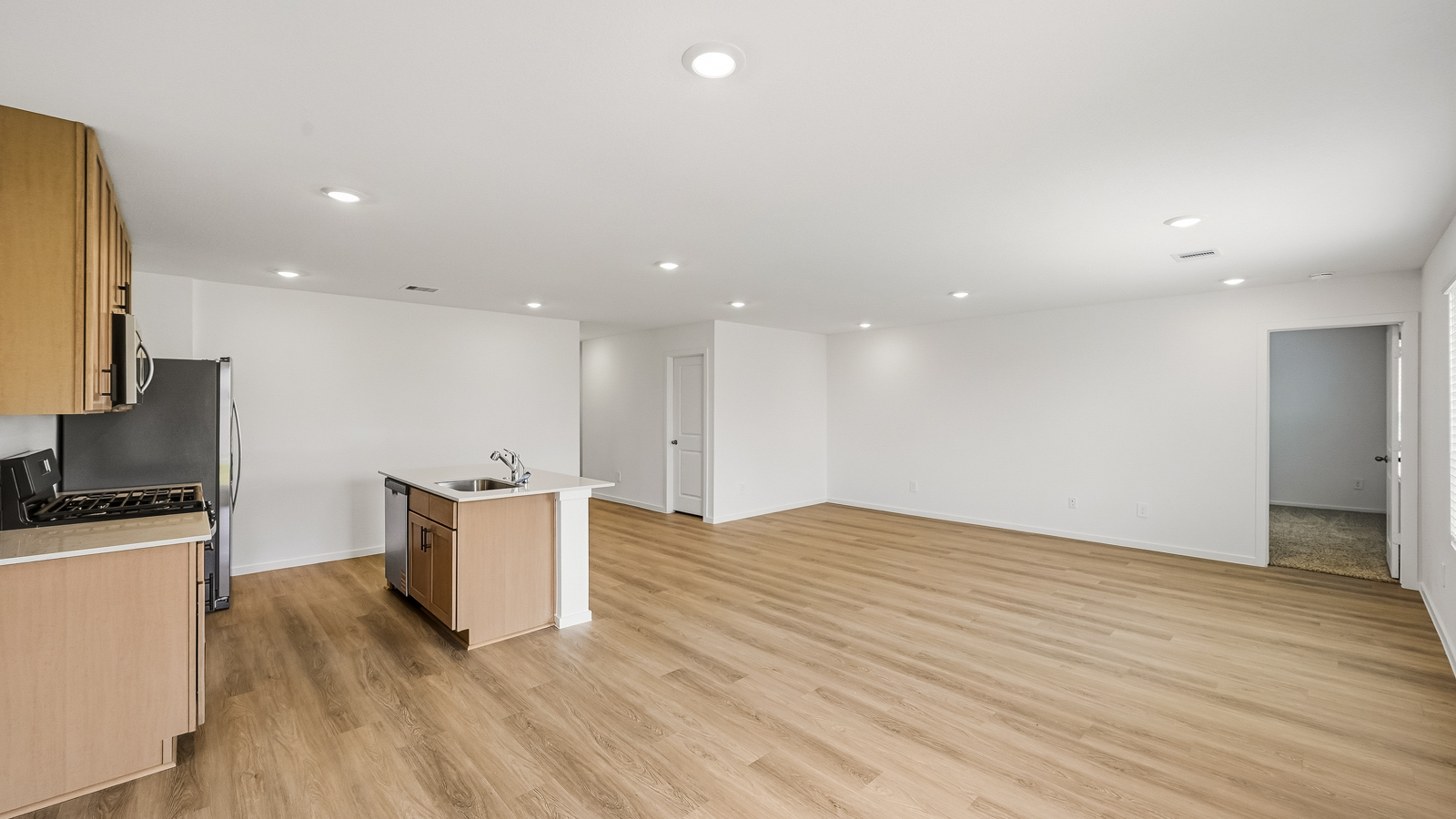 Spacious living room