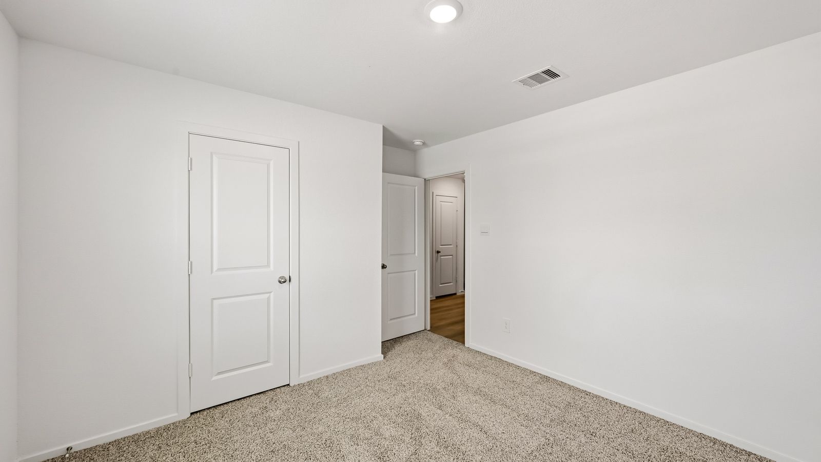 bedroom with carpet flooring