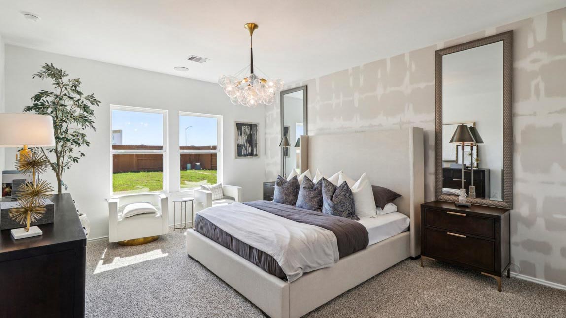 bedroom with carpet flooring