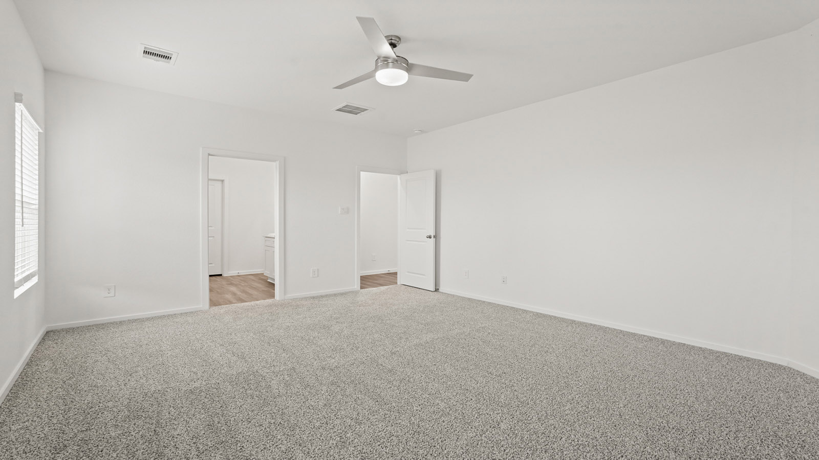 bedroom with carpet flooring