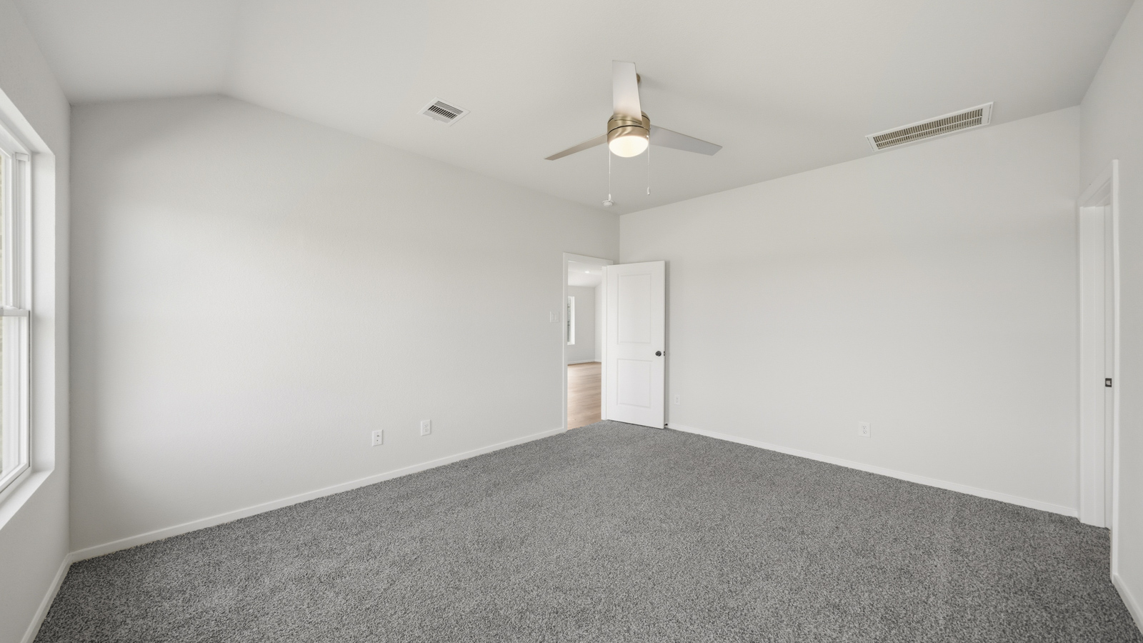 bedroom with carpet flooring