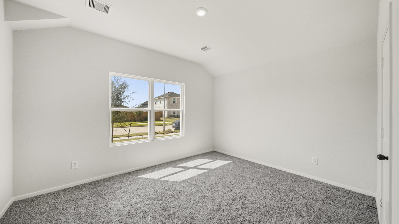 bedroom with carpet flooring