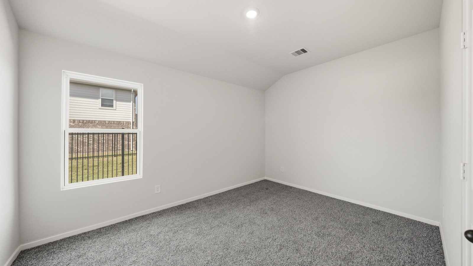 bedroom with carpet flooring