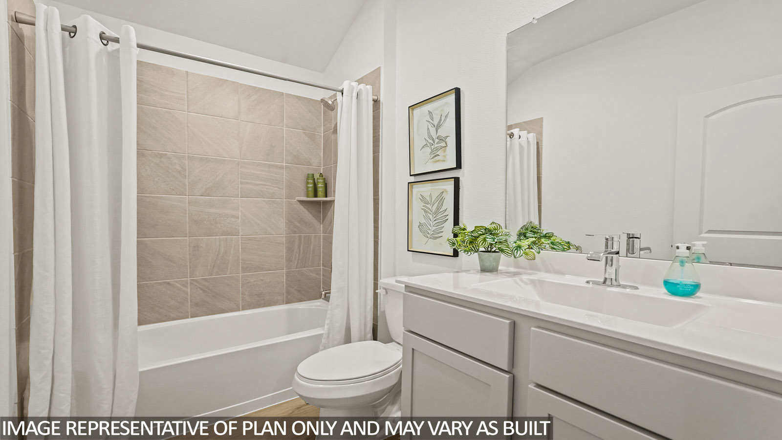 Secondary bathroom with tub/shower combo