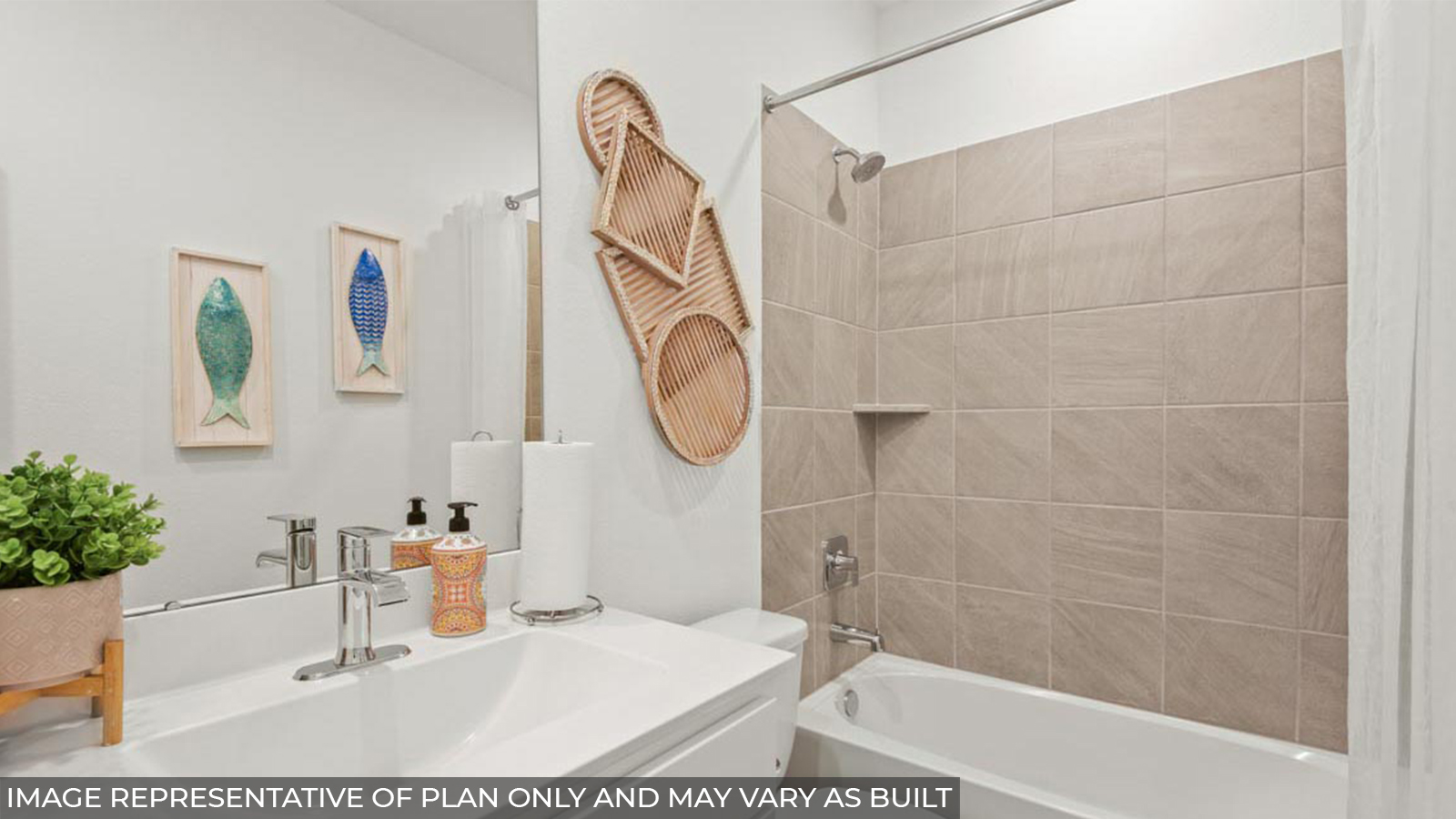 Secondary bathroom with tub/shower combo