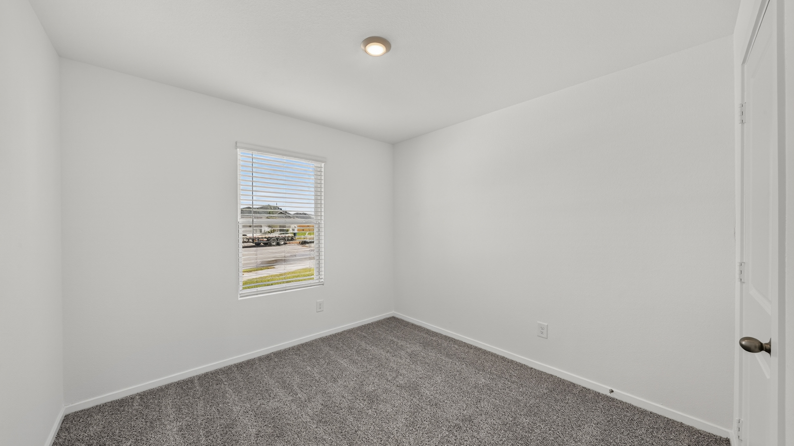 bedroom with carpet flooring