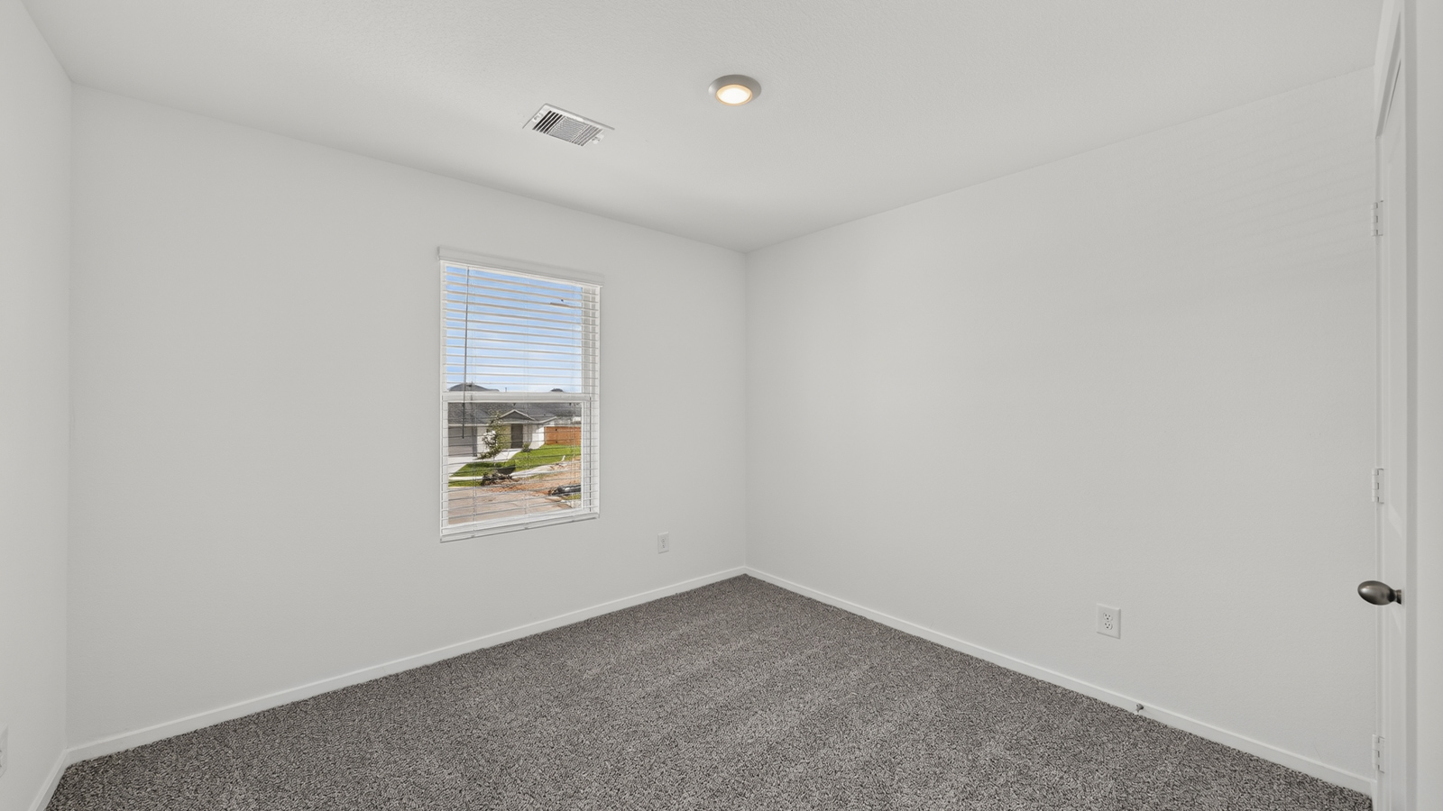bedroom with carpet flooring