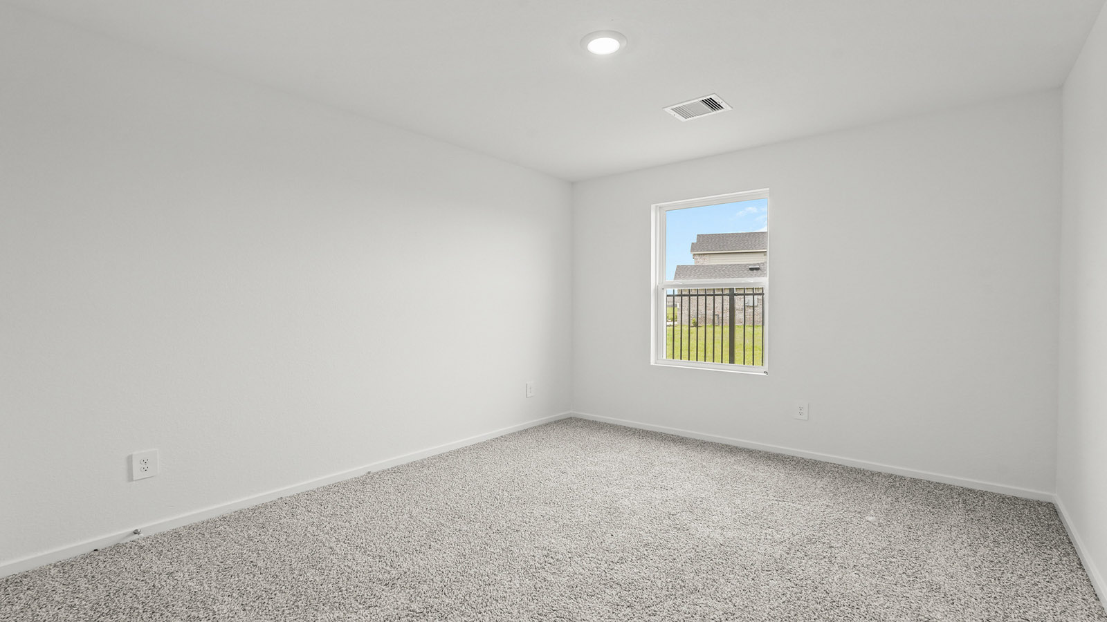 bedroom with carpet flooring