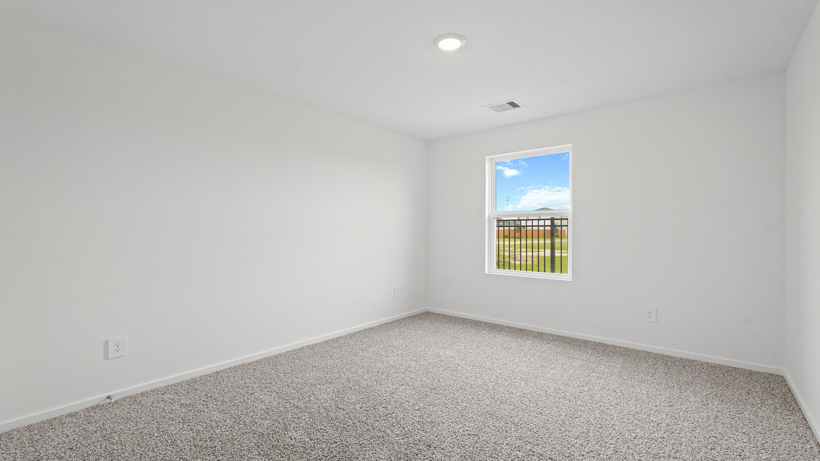 bedroom with carpet flooring