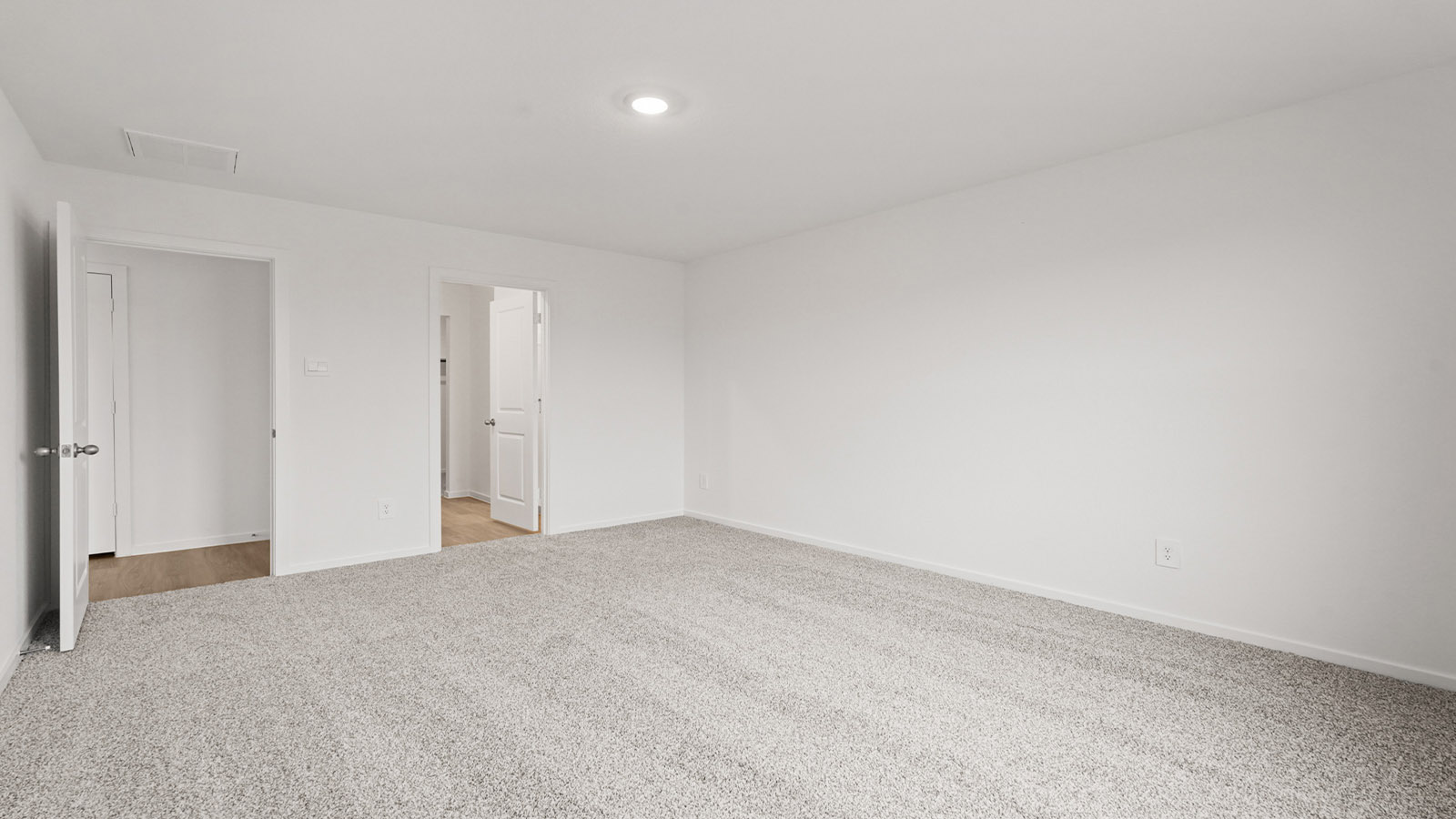 bedroom with carpet