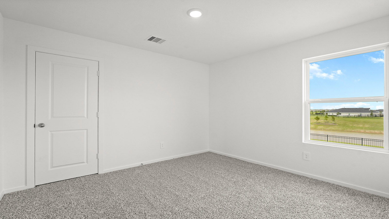 bedroom with carpet flooring