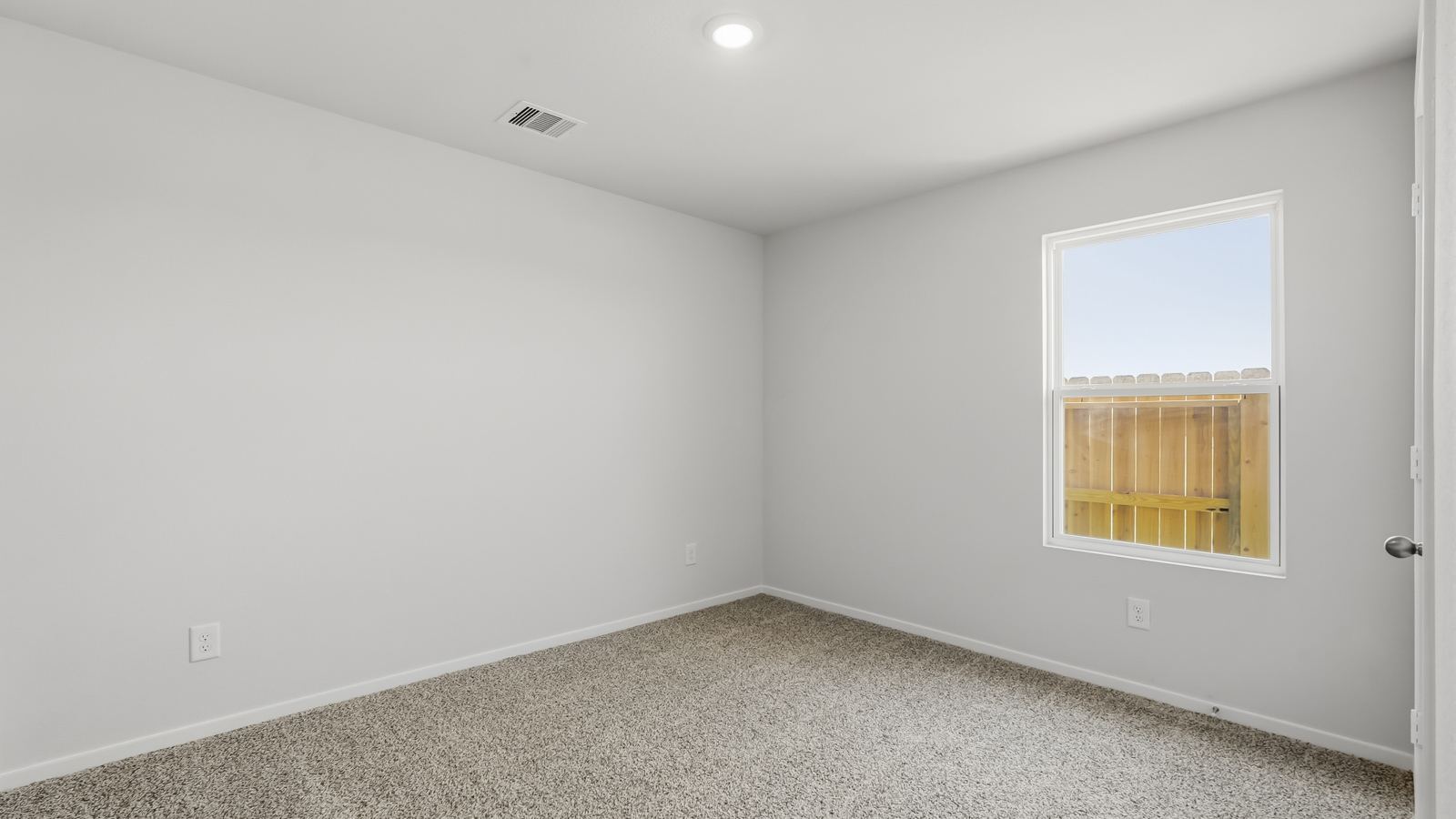 bedroom with carpet flooring