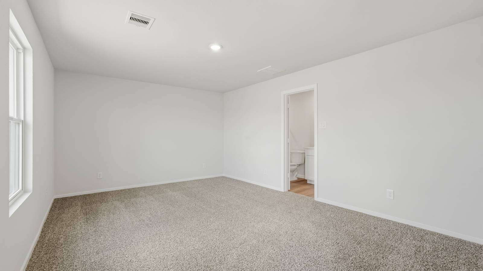 bedroom with carpet flooring