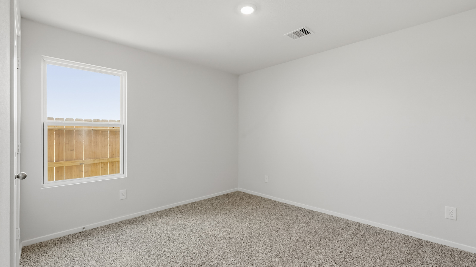 bedroom with carpet flooring