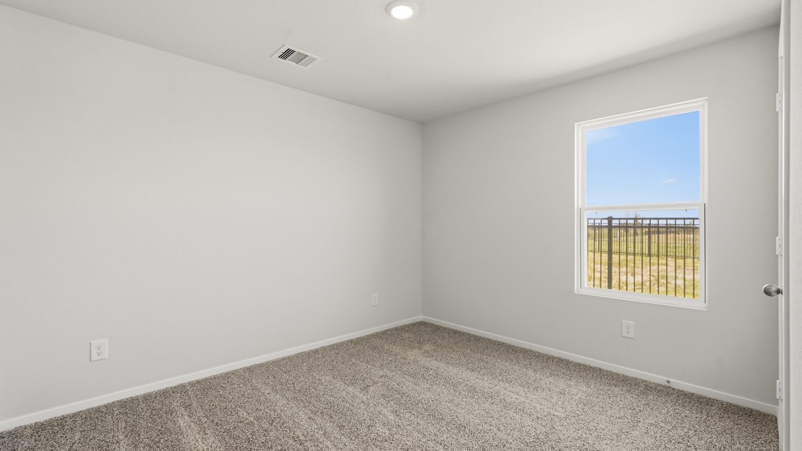 bedroom with carpet flooring