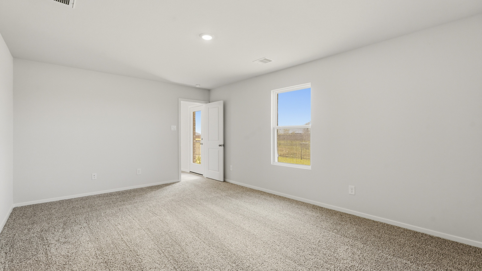 bedroom with carpet flooring