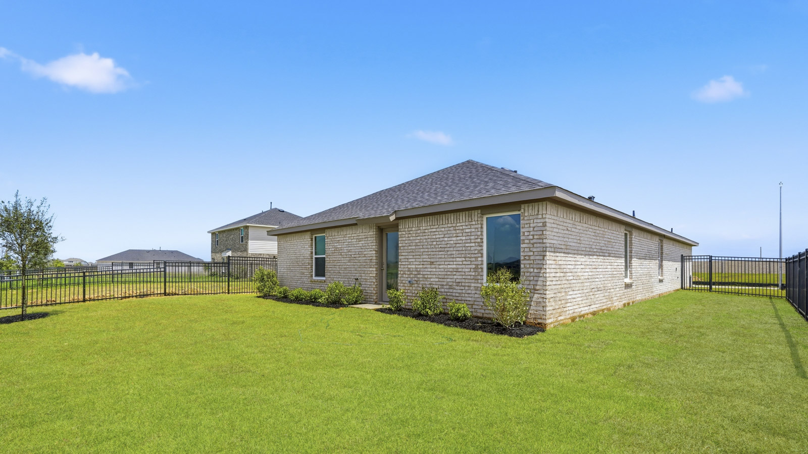 3021 Baisley Trail