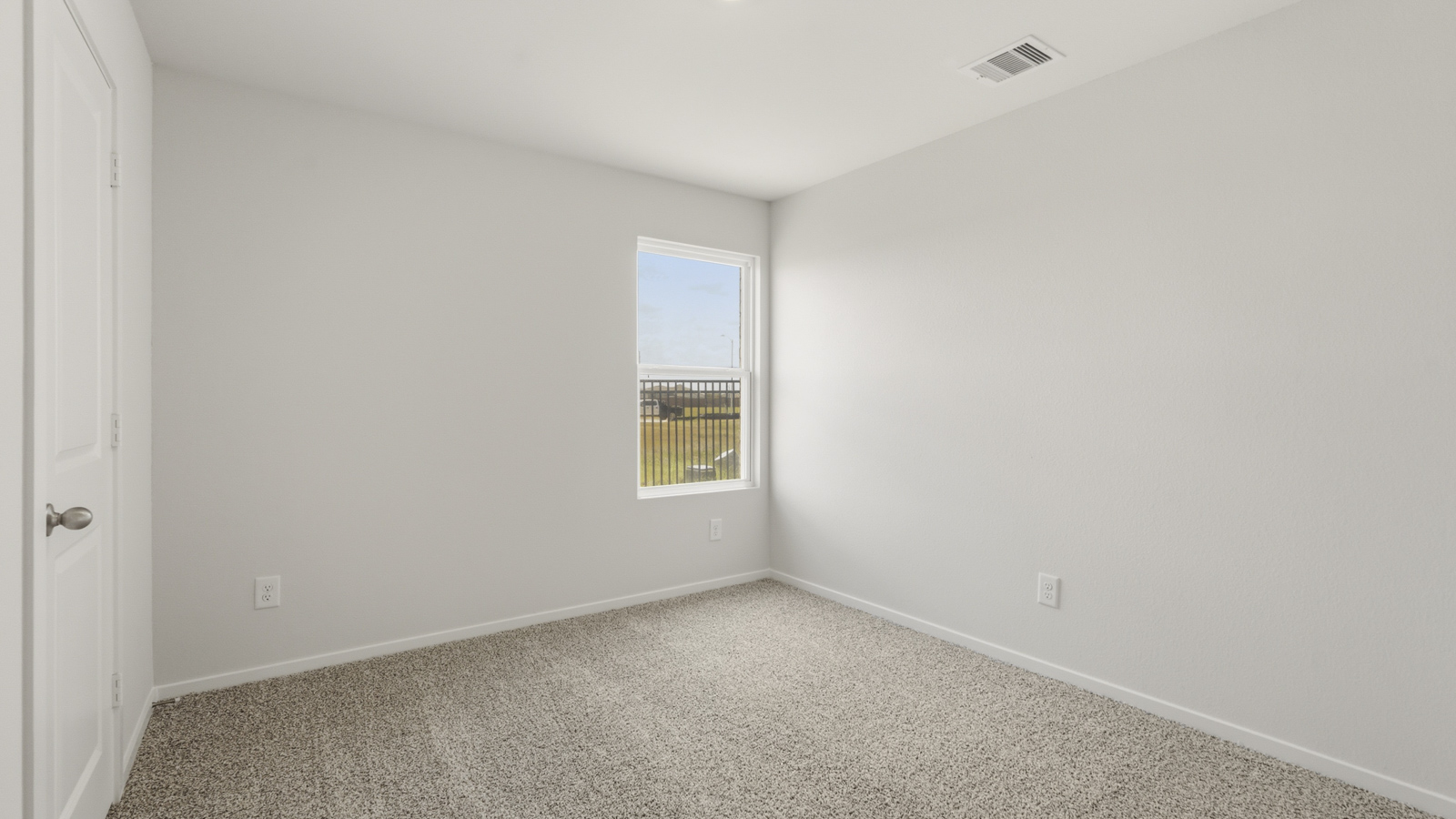 bedroom with carpet flooring