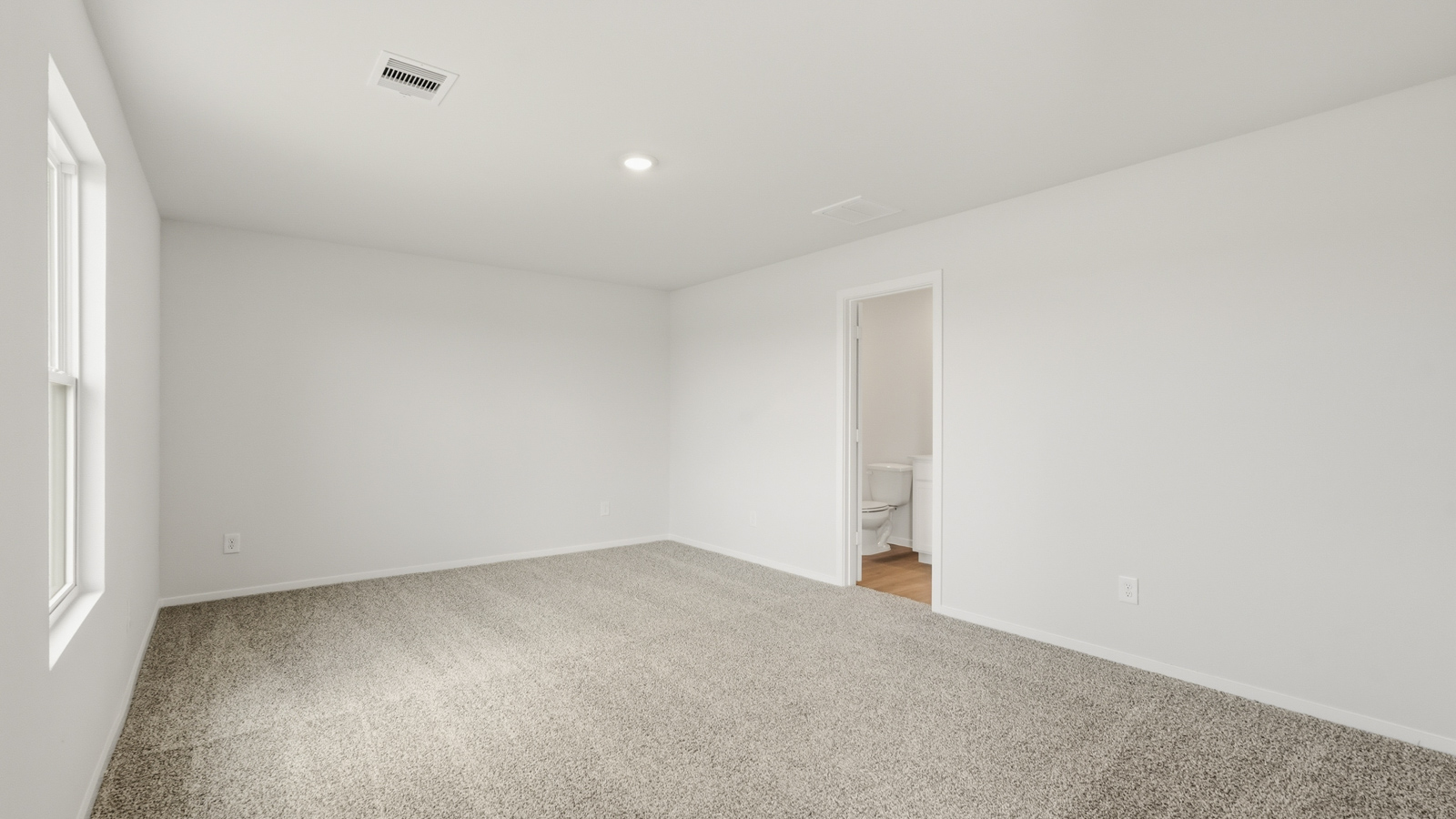 bedroom with carpet flooring