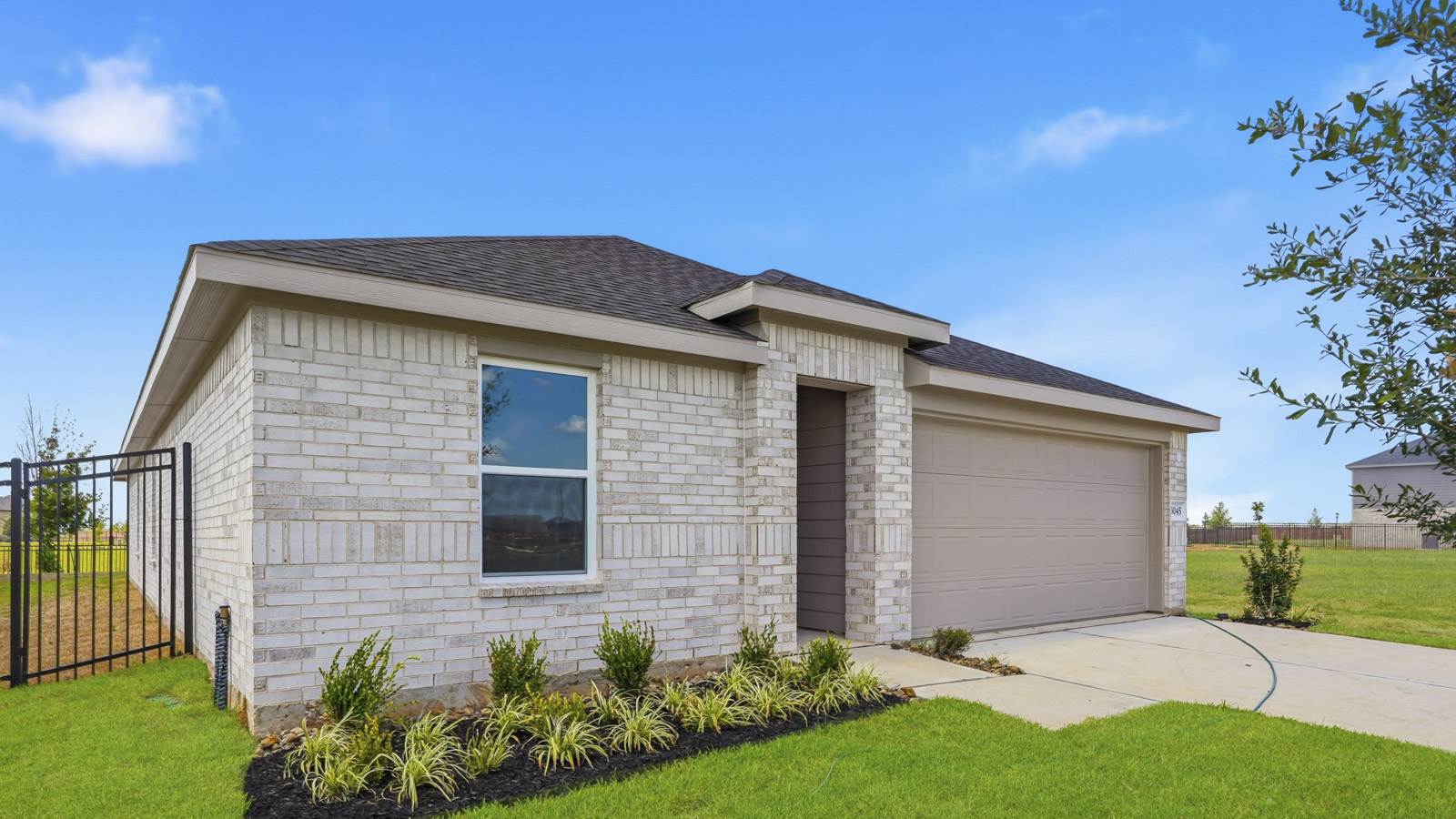 3045 Baisley Trail