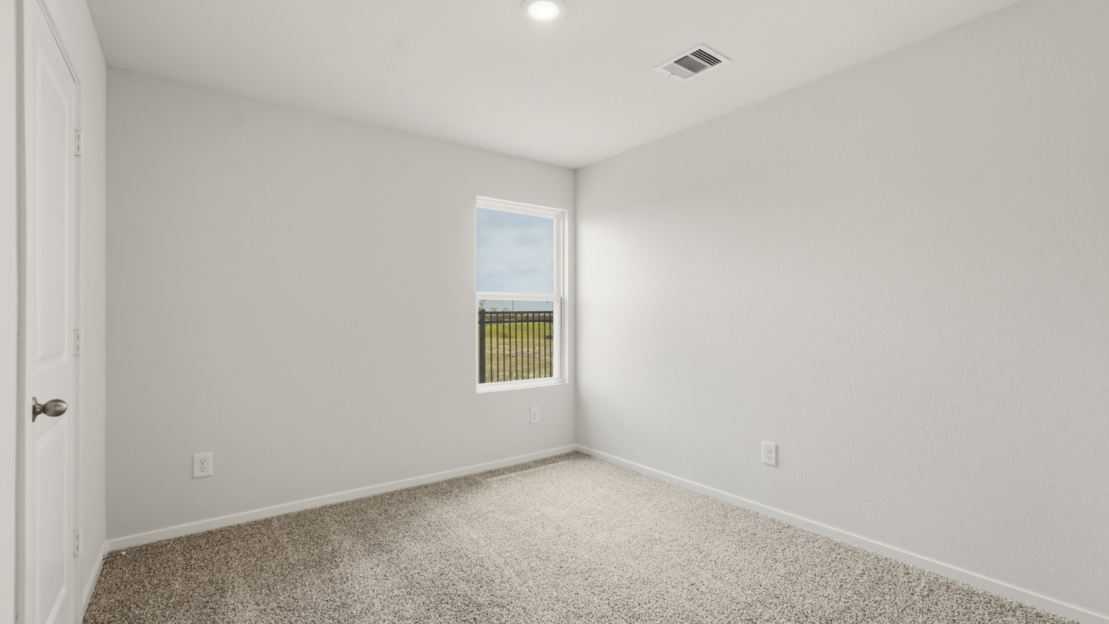 bedroom with carpet flooring