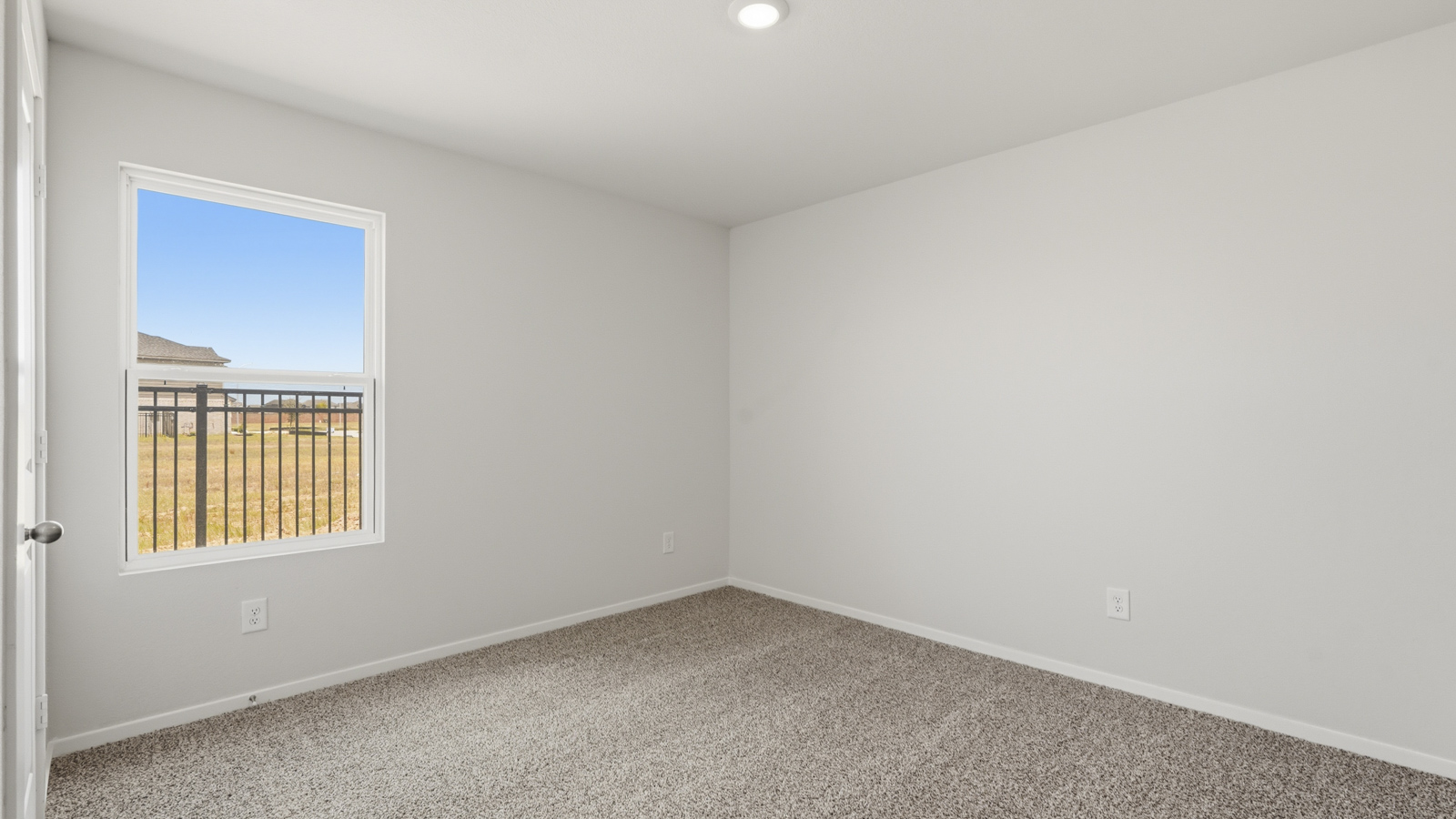 bedroom with carpet flooring