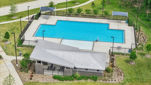 pool amenities at Grand Pines