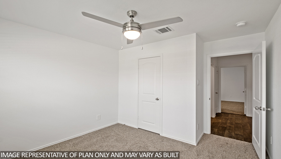 bedroom with carpet flooring