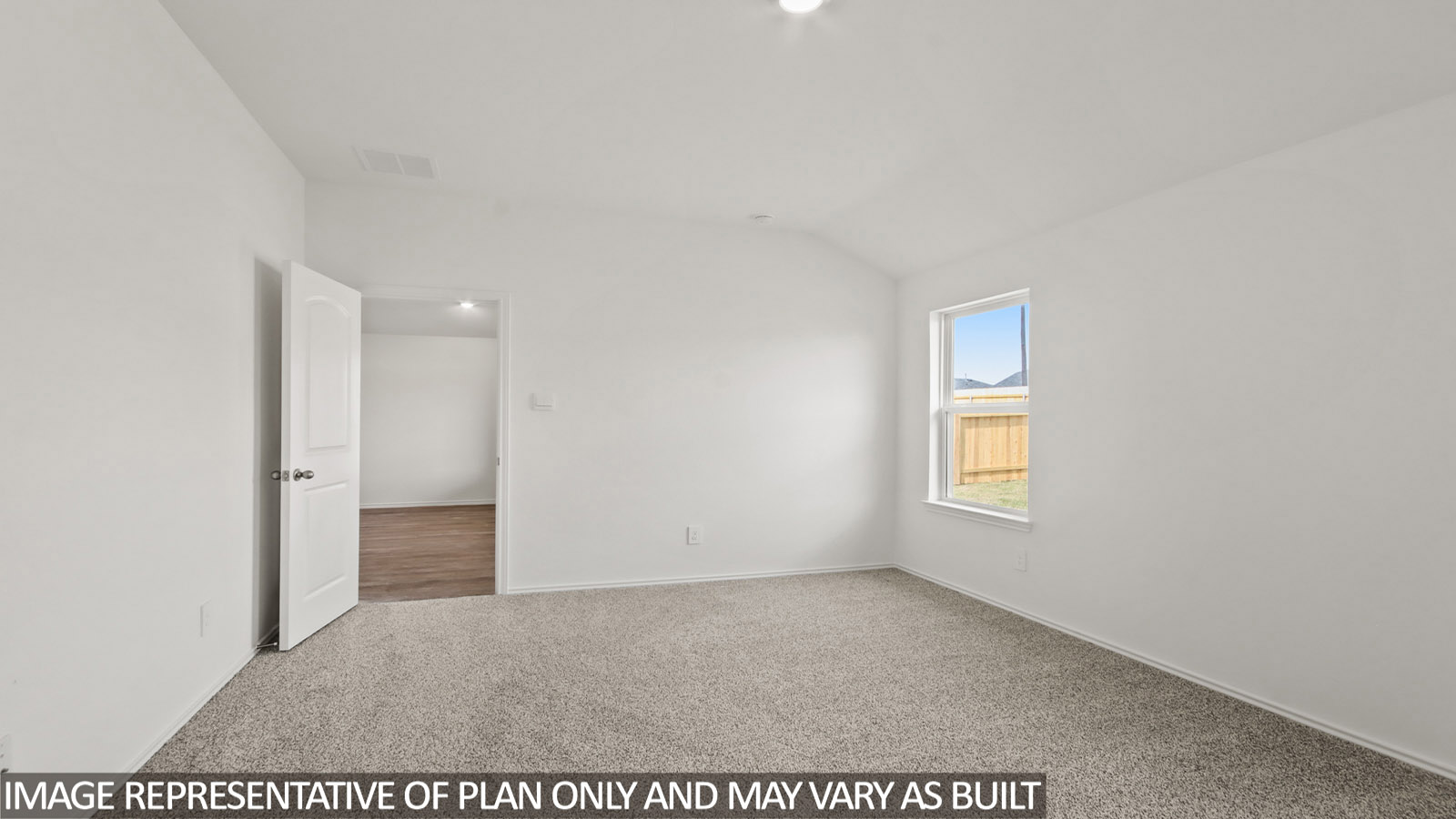 bedroom with carpet flooring