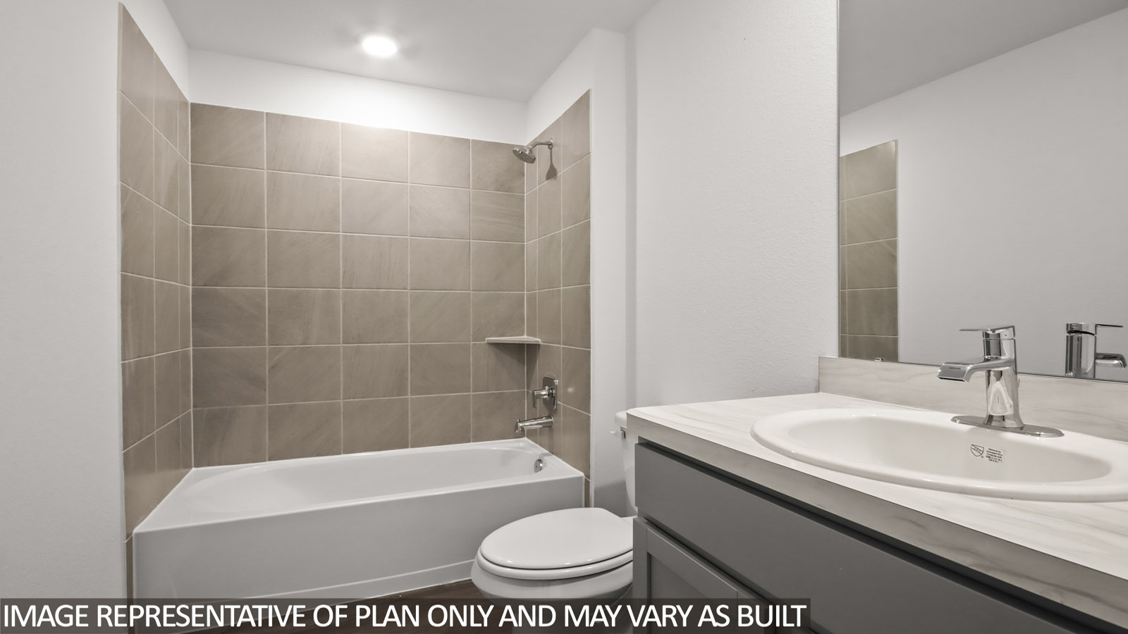 Secondary bathroom with tub/shower combo