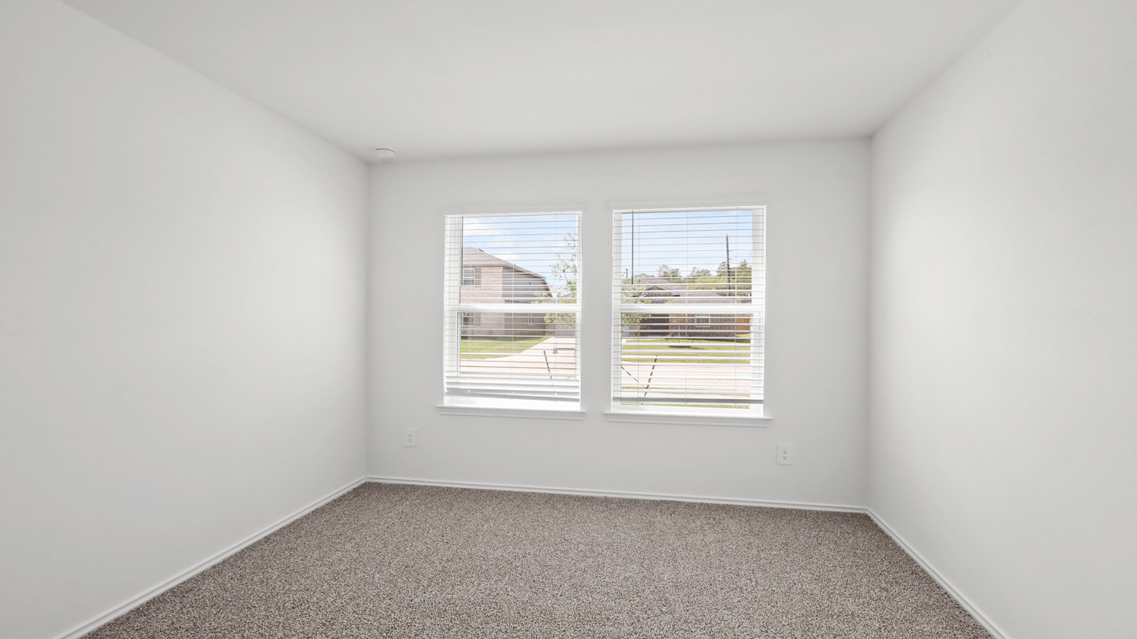 bedroom with carpet flooring