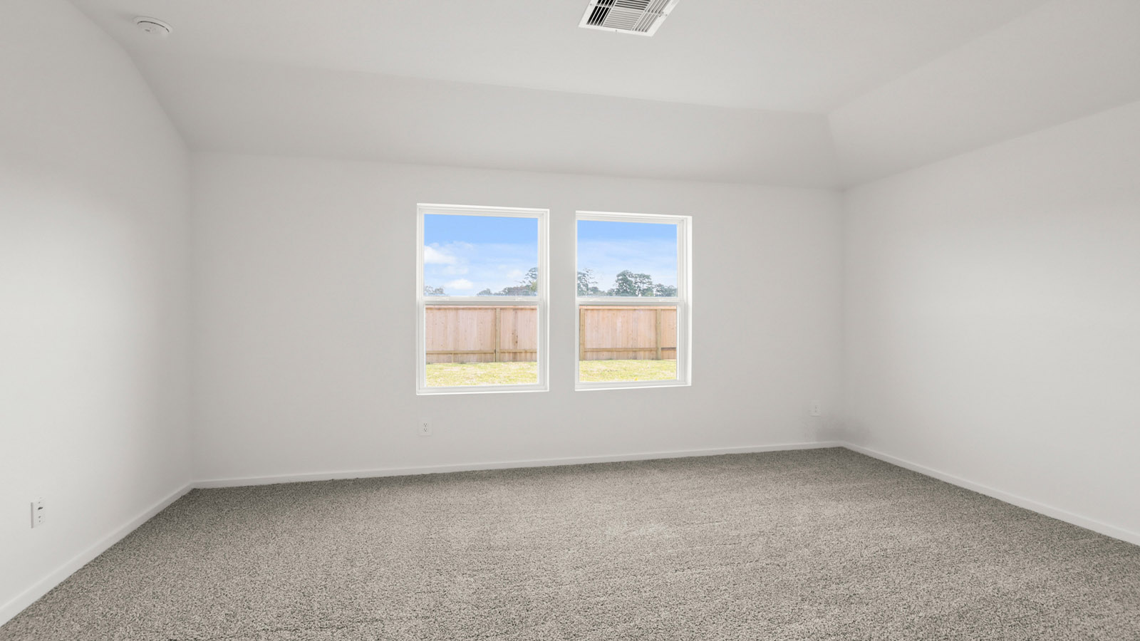 bedroom with carpet flooring