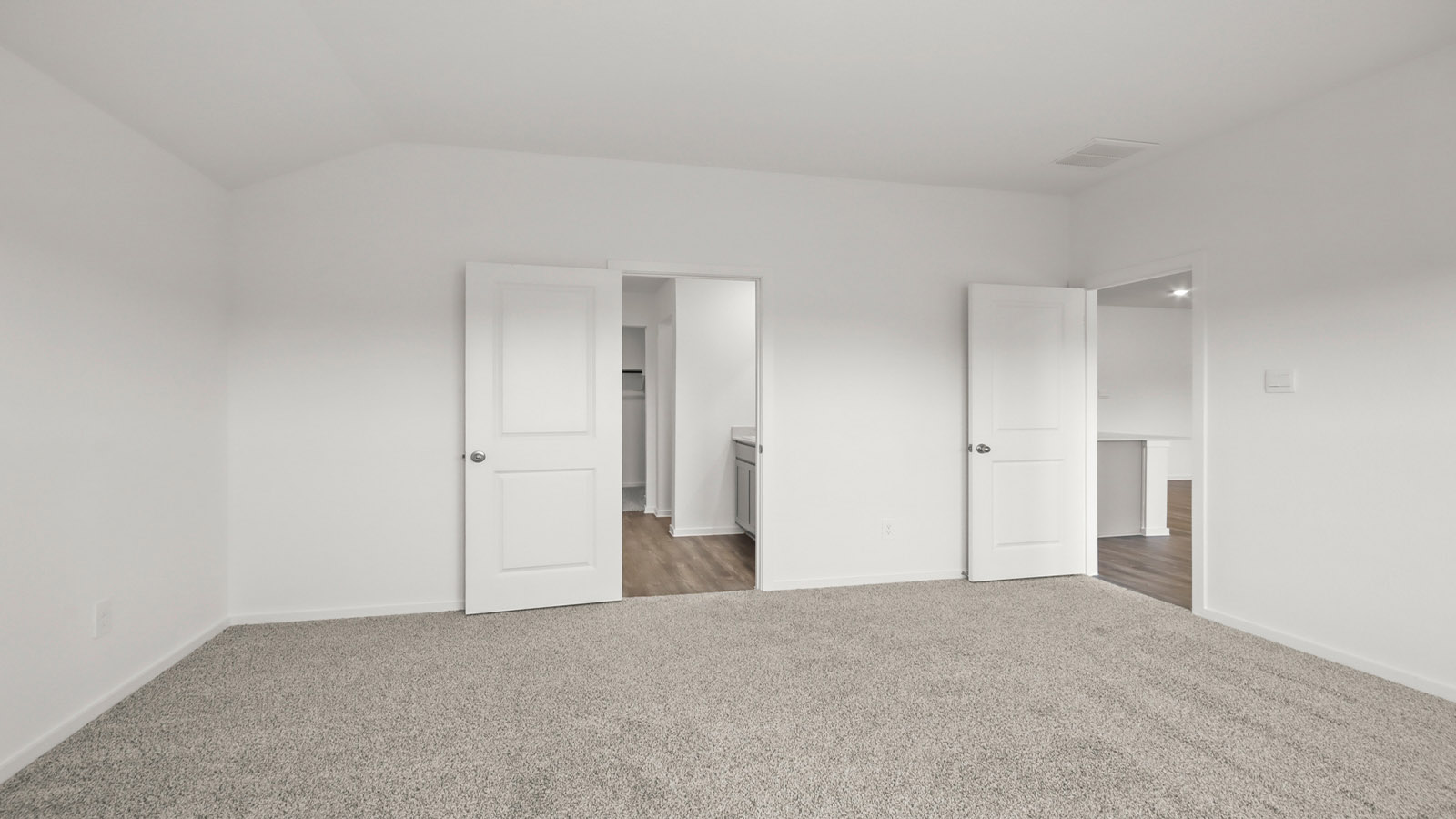 bedroom with carpet flooring