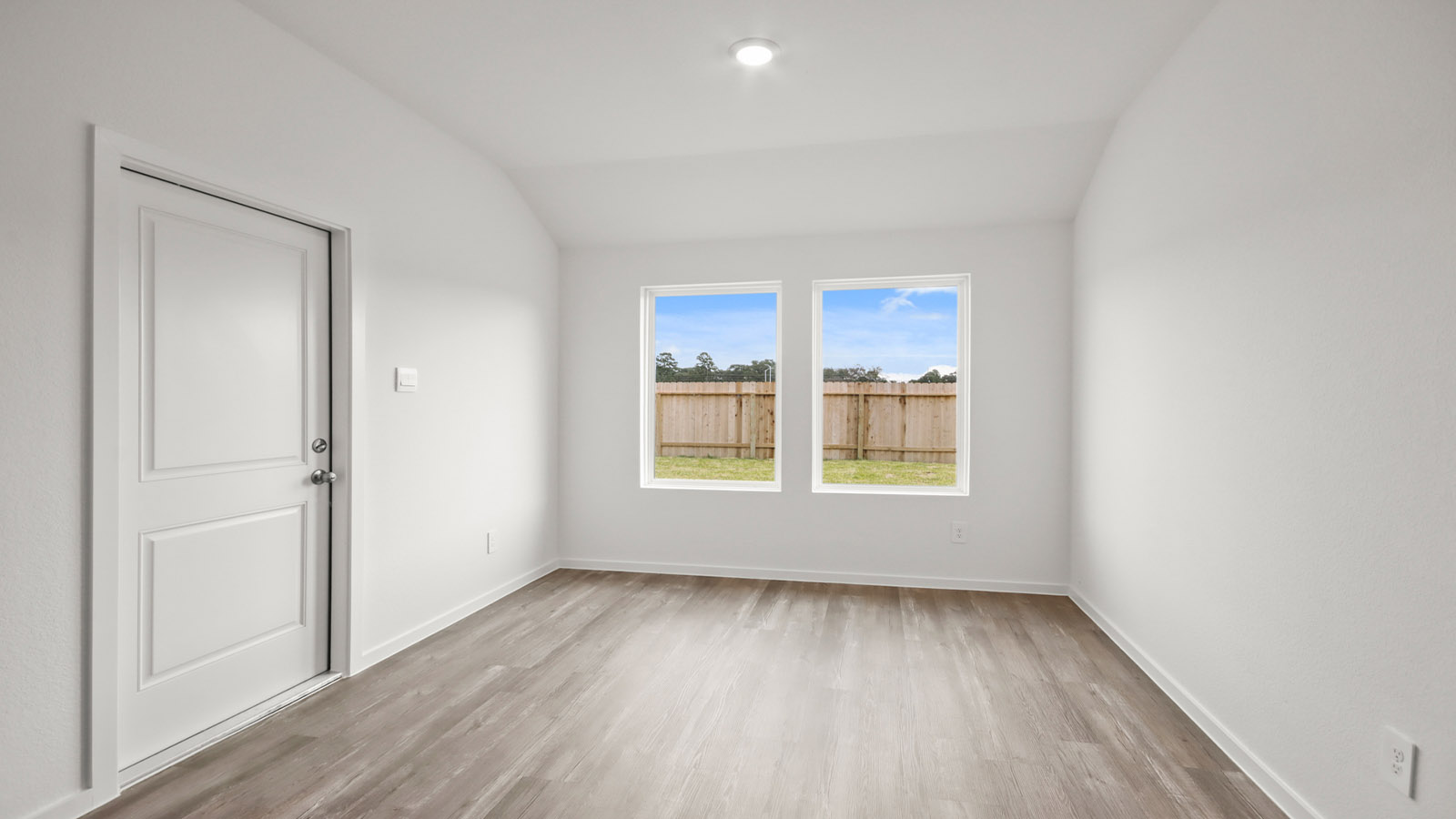 bedroom with carpet flooring