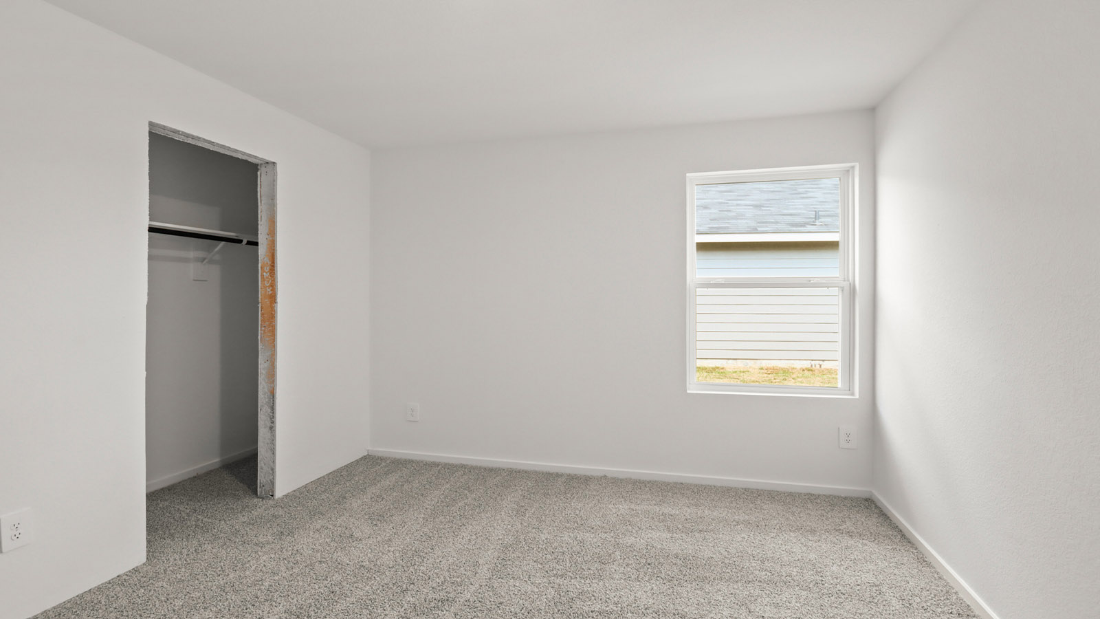 bedroom with carpet flooring