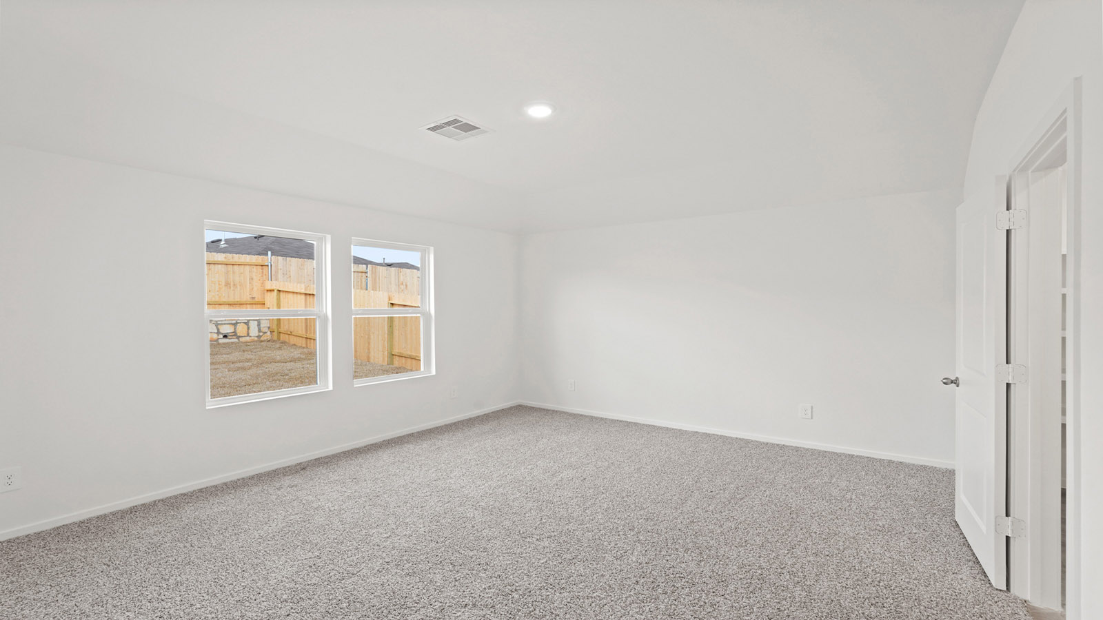 bedroom with carpet flooring
