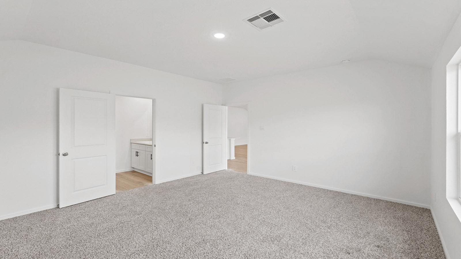 bedroom with carpet flooring