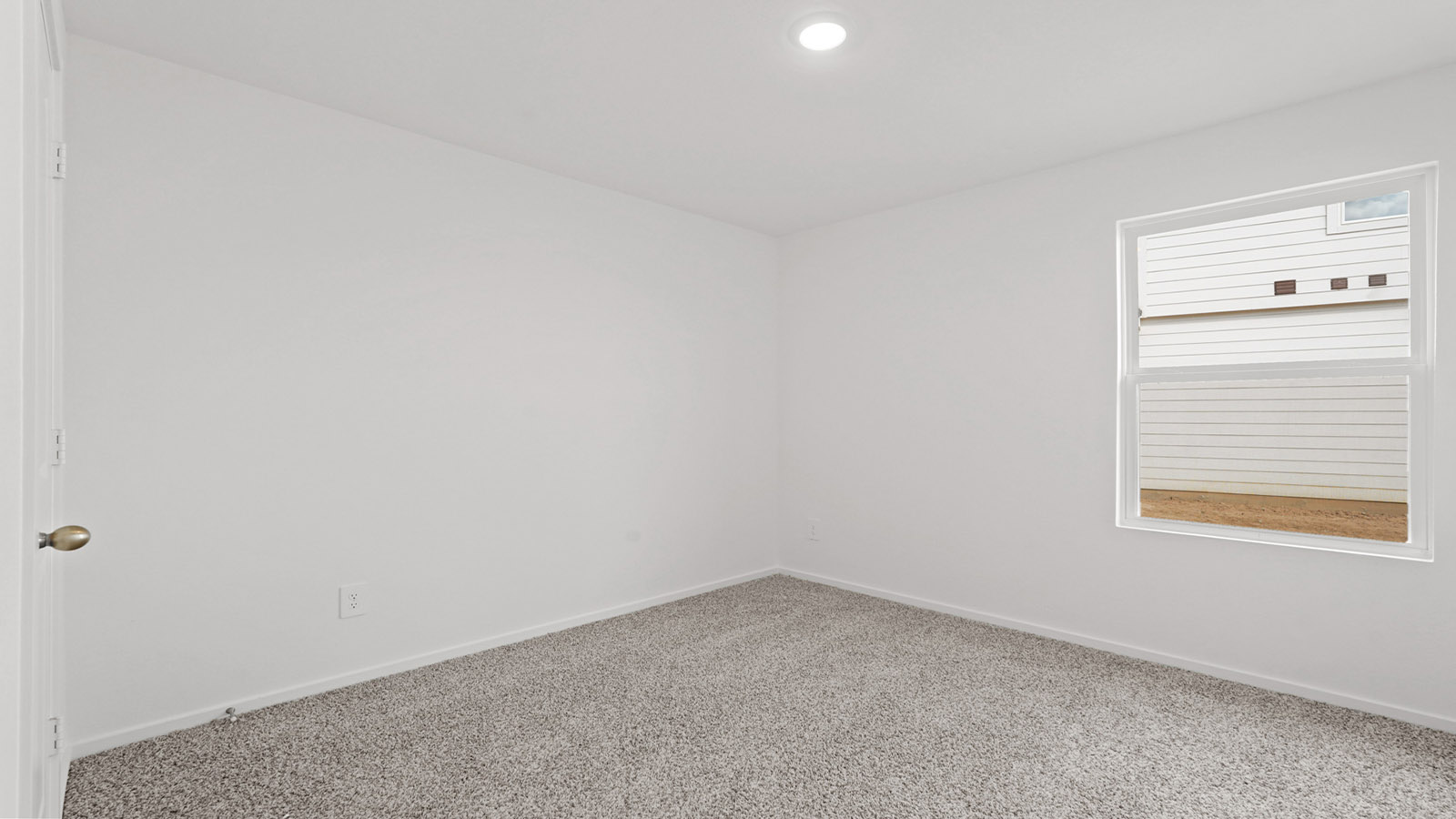 bedroom with carpet flooring