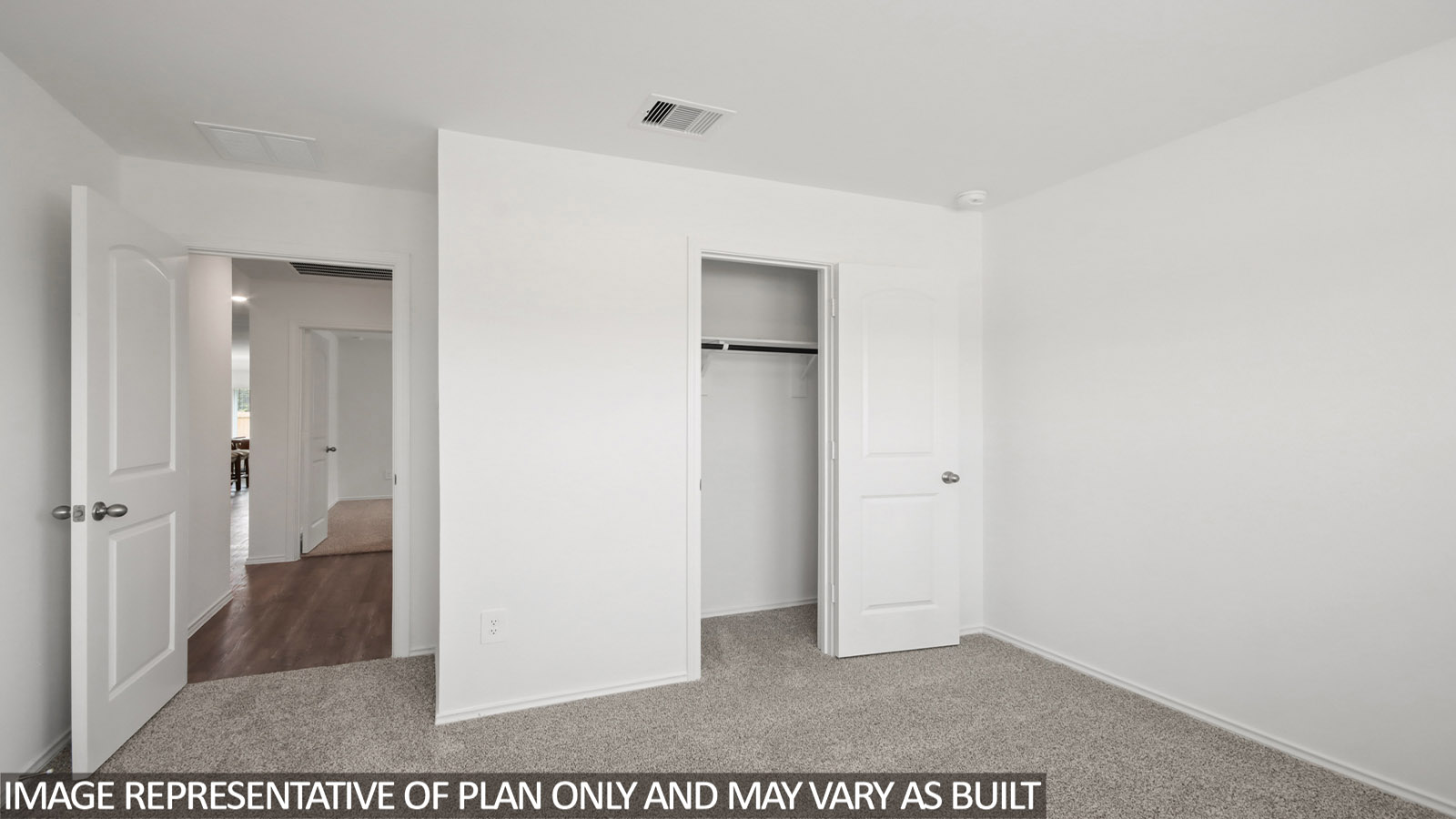 bedroom with carpet flooring