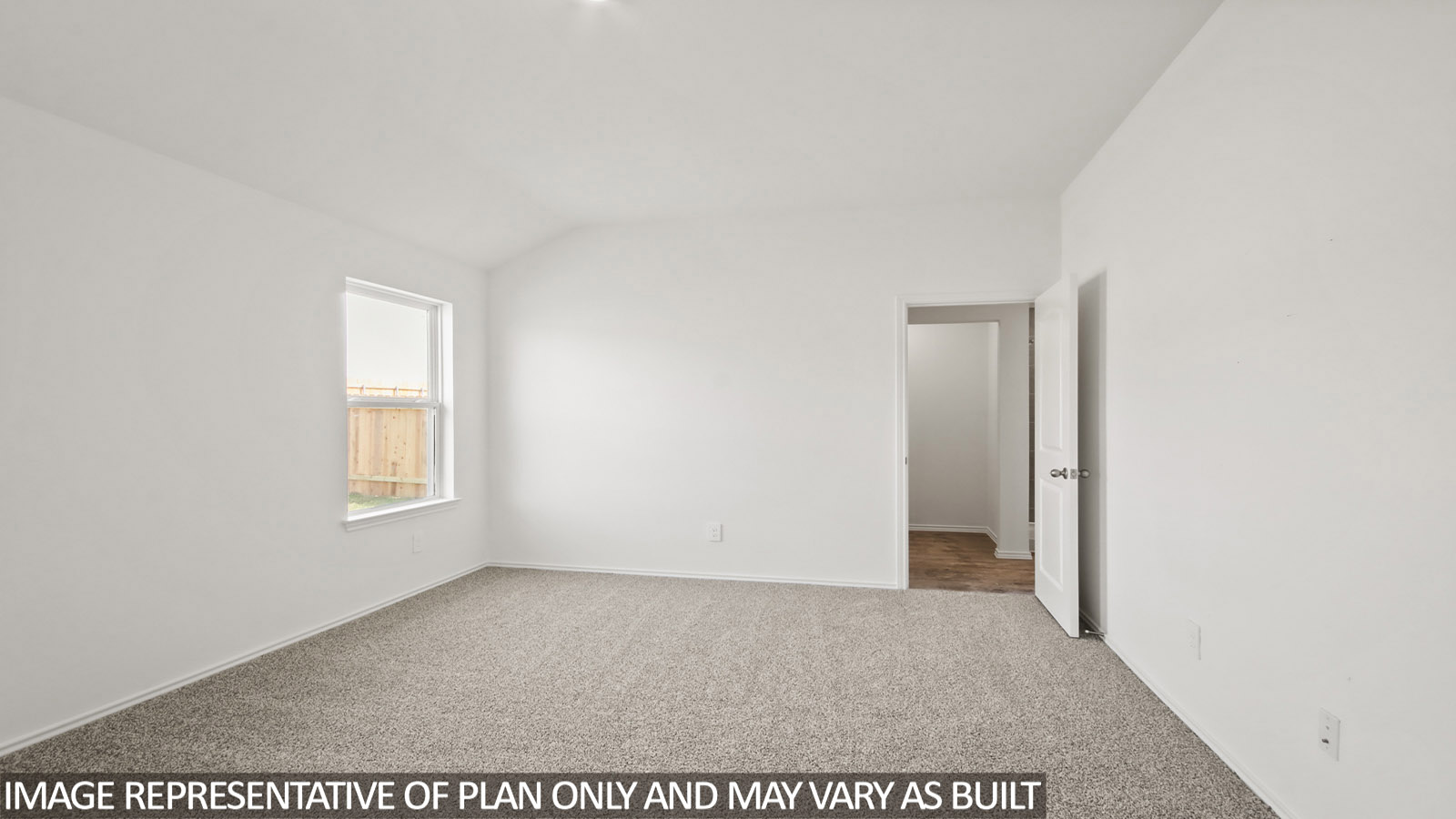 bedroom with carpet floring