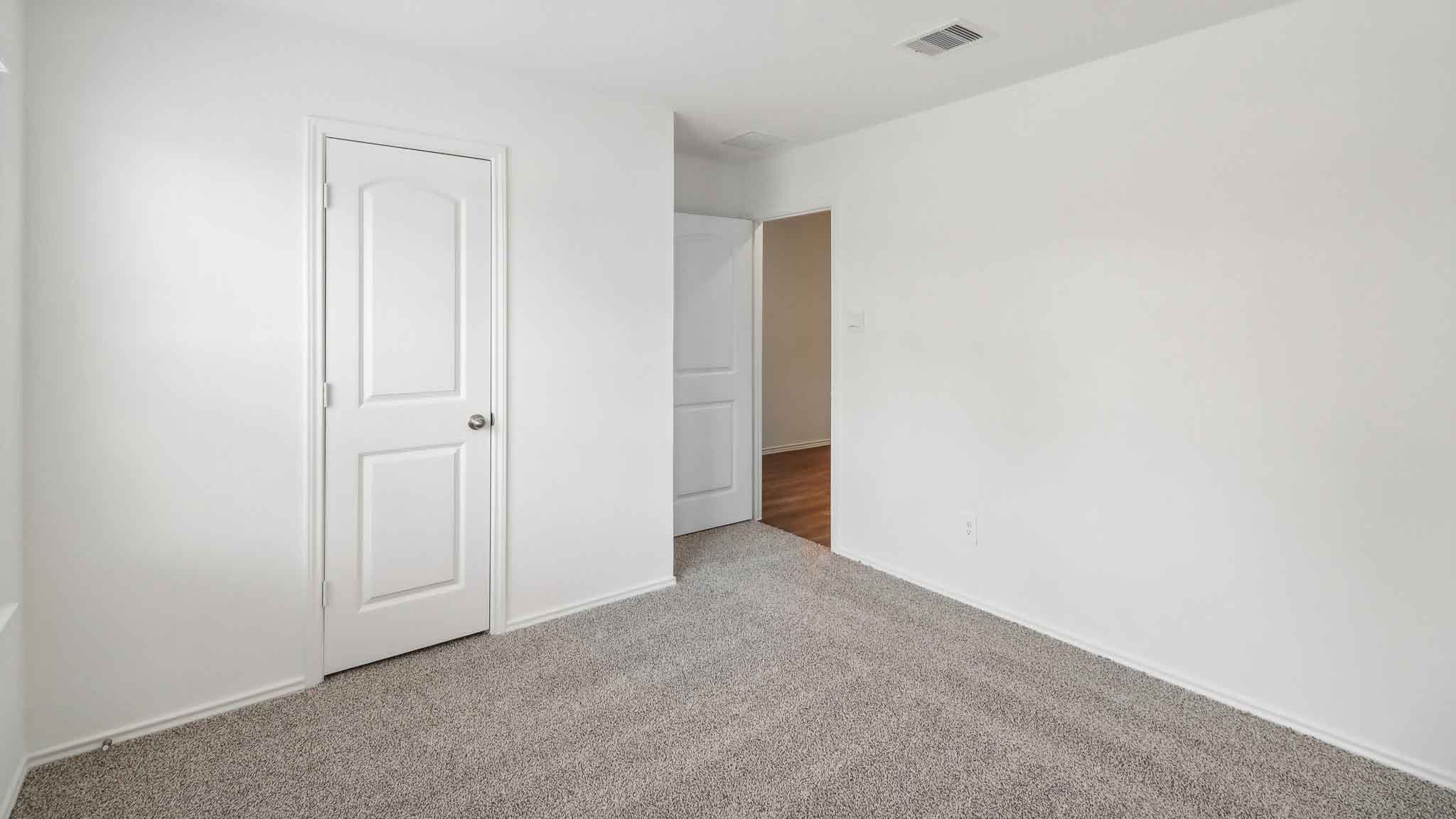 bedroom with carpet flooring