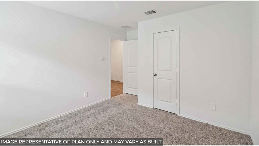 bedroom with carpet flooring