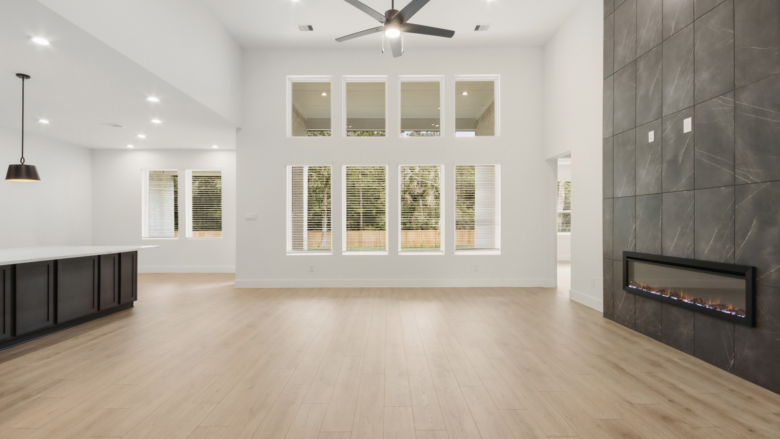 Model Open 7 days a week 205 Gousoulin Lane, Pinehurst, TX 77362 1 acre lots in tomball Pinehurt TX