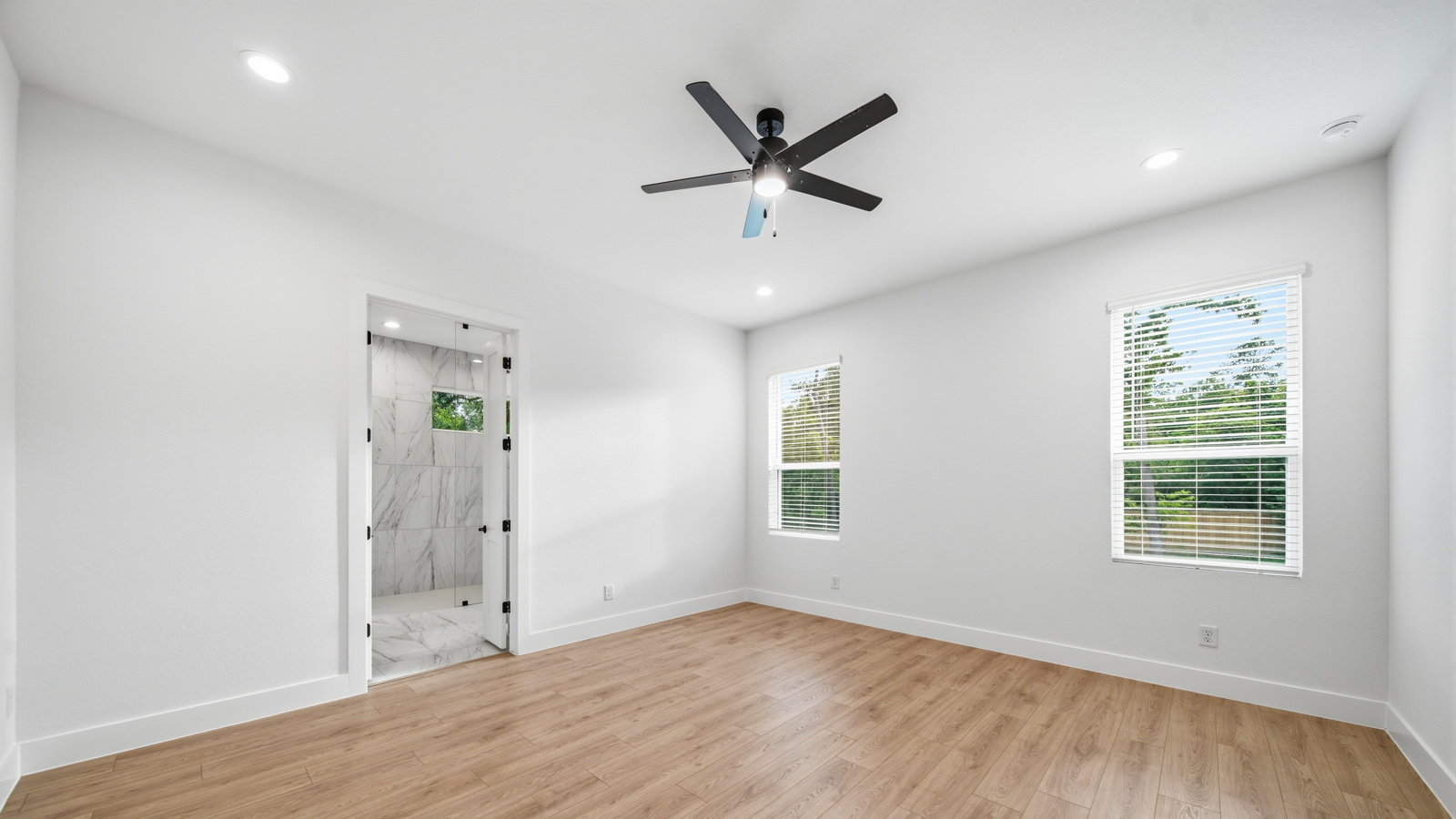 Model Open 7 days a week 205 Gousoulin Lane, Pinehurst, TX 77362 1 acre lots in tomball Pinehurt TX