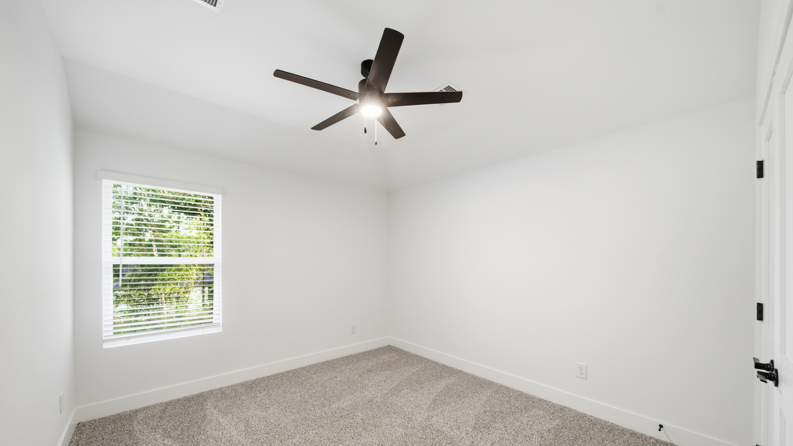 Model Open 7 days a week 205 Gousoulin Lane, Pinehurst, TX 77362 1 acre lots in tomball Pinehurt TX