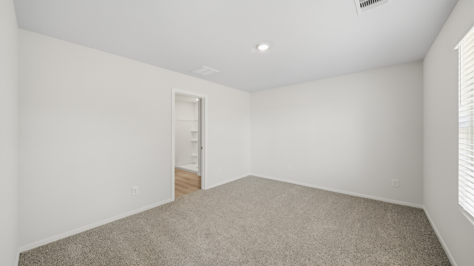 bedroom with carpet flooring