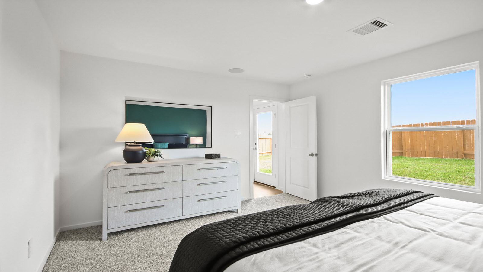 bedroom with carpet flooring